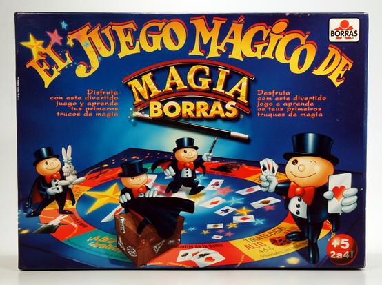 Juego de mesa "Juego Mágico Borras" con personajes y tablero colorido.